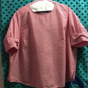 Crown and Ivy Women’s shirt, Size 3X. Red/white